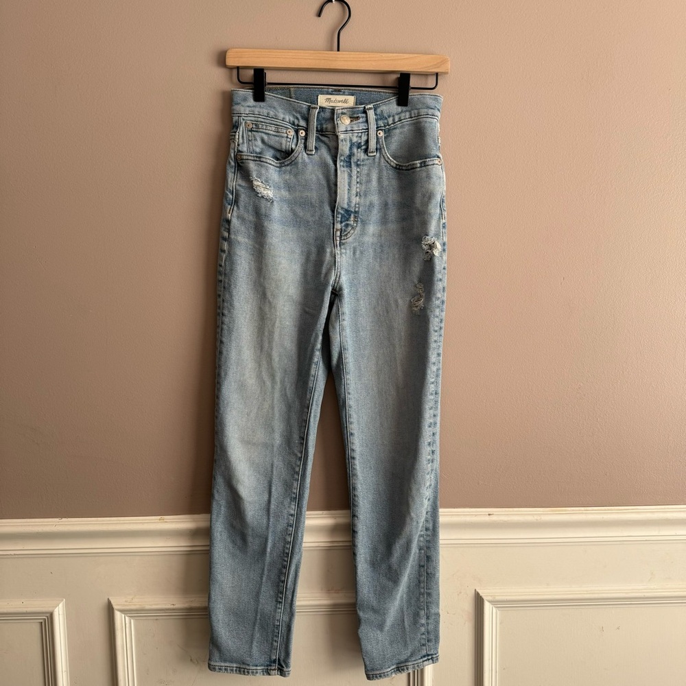 Light Wash Women's High-Rise Straight Jeans